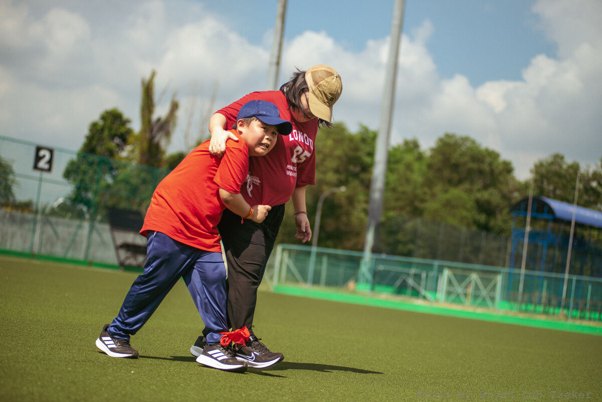2-leggedraceparentsstudentssports3-26