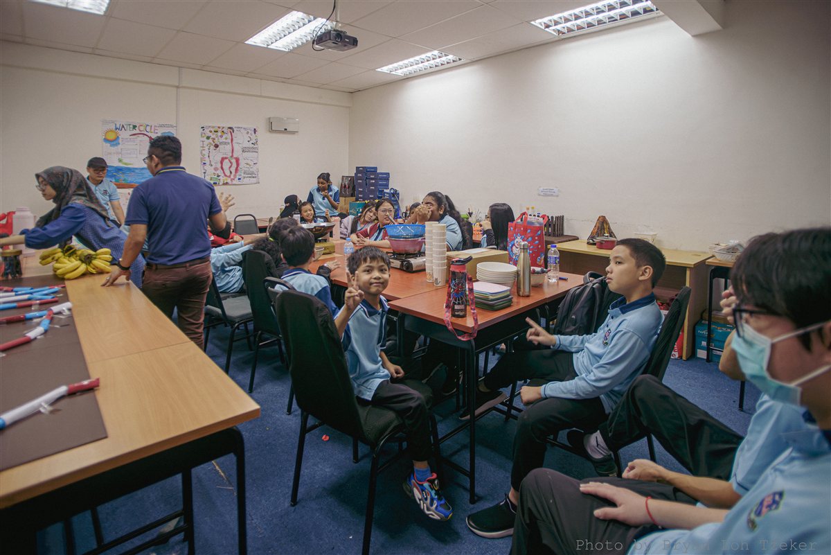 Culinary Arts goreng pisang cooking class at Edusky Private School