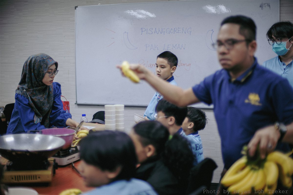 Hands-on cooking class for primary students at Edusky Private School
