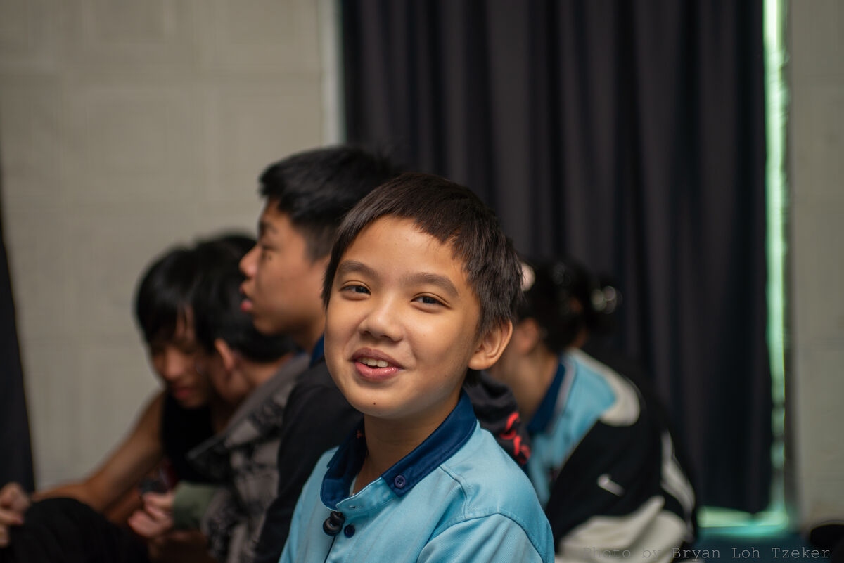 GroupSittingSmile-26
