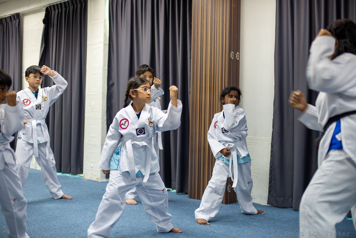 GroupTaekwondoPunch-26