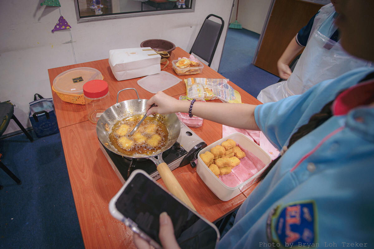 Freshly cooked Merdeka dishes on display