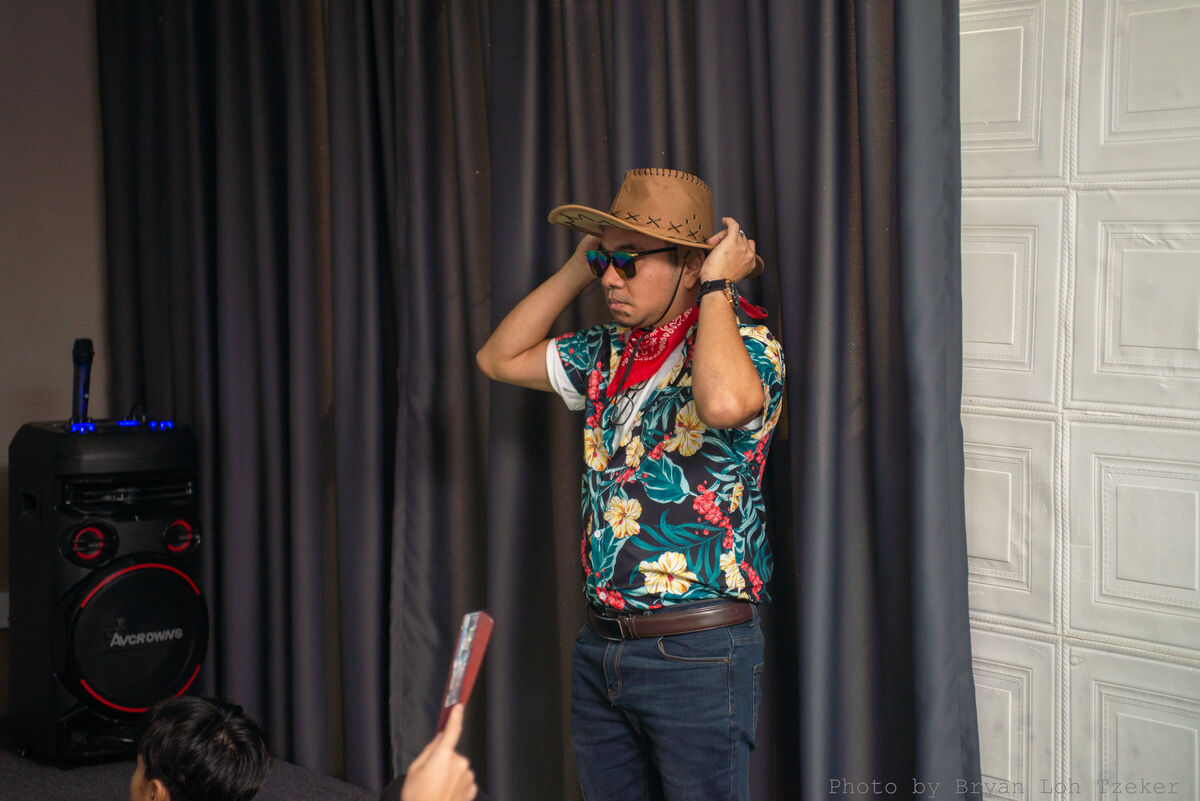 SoloPosingCowboyHat-26